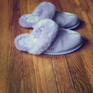 Women’s size 9 Ugg slippers